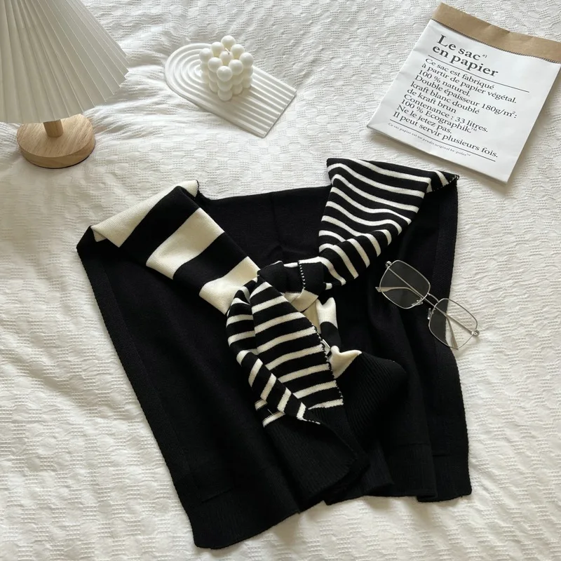 Women'S Fashion Website - Match schwarz-weiß gestrickte gestreifte All-Matching-Mode Dekoration