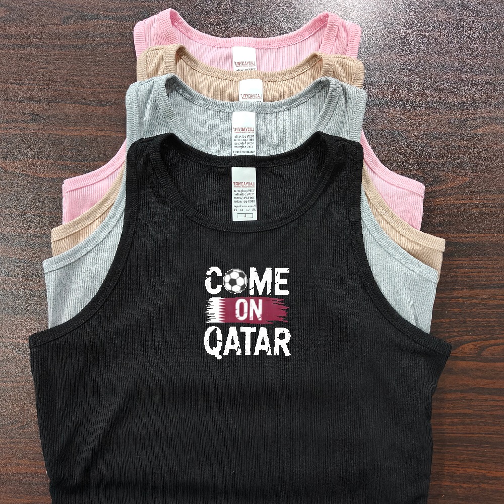 Women Fashion Qatar - Komm schon Katar 2026 Fußball-Flaggen-Slogan Grafikdruck